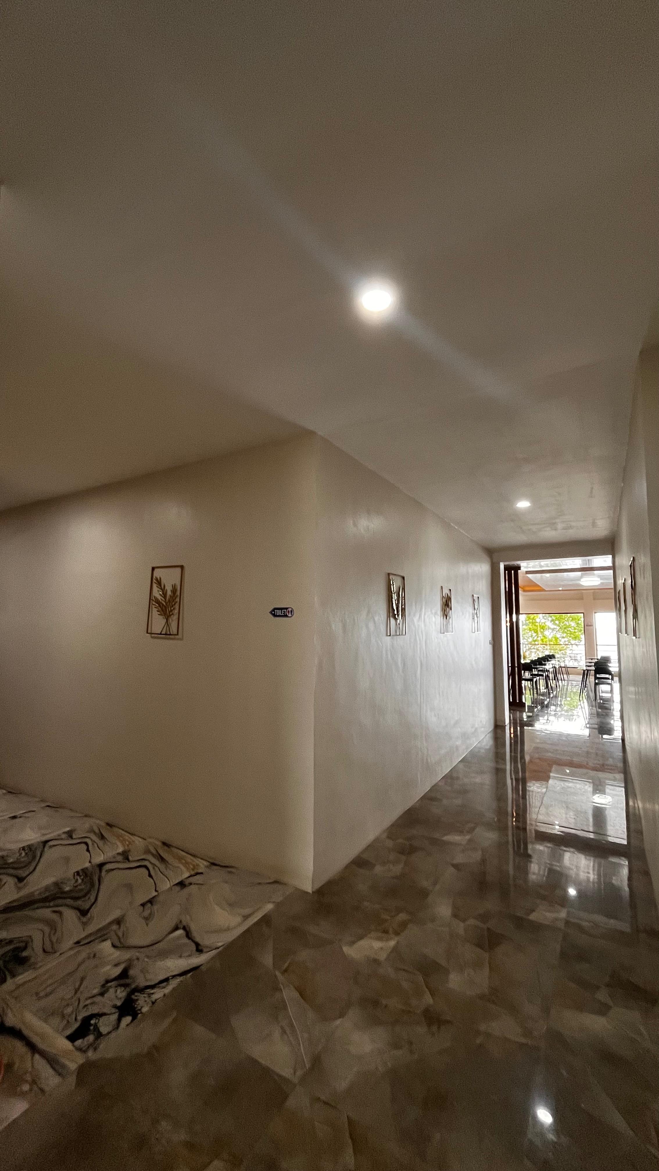 Koridor Hotel Menuju Restoran